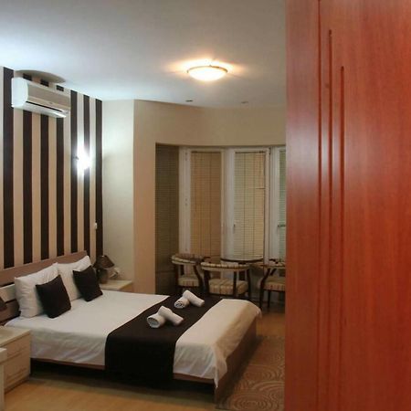 Gala-Garden Hotel บิโตลา ภายนอก รูปภาพ