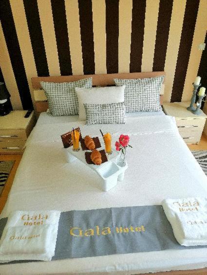 Gala-Garden Hotel บิโตลา ภายนอก รูปภาพ