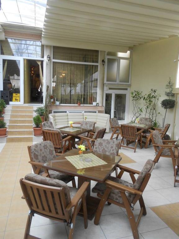 Gala-Garden Hotel บิโตลา ภายนอก รูปภาพ