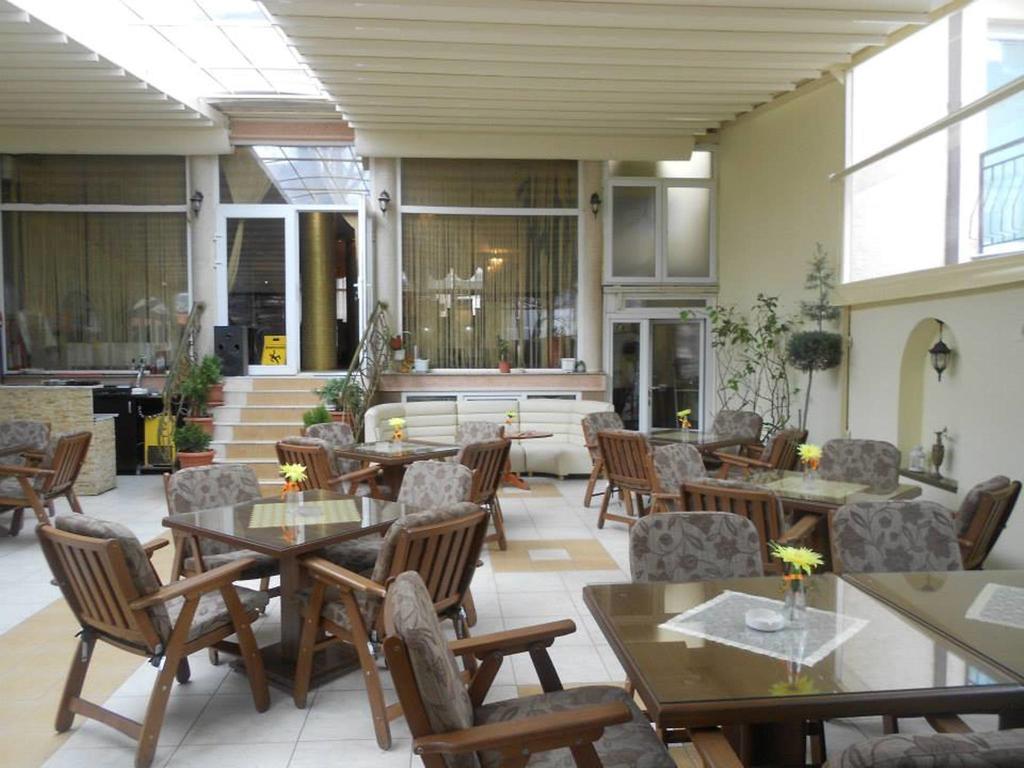 Gala-Garden Hotel บิโตลา ภายนอก รูปภาพ