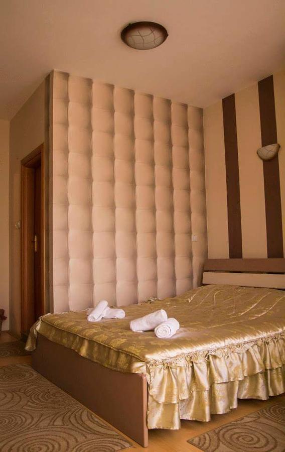 Gala-Garden Hotel บิโตลา ภายนอก รูปภาพ