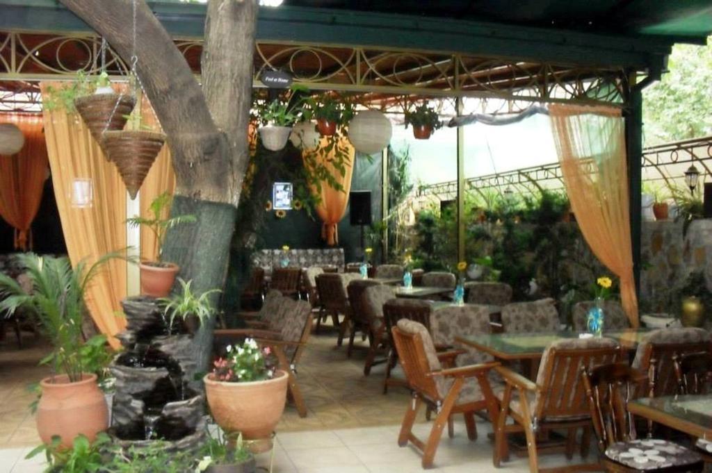 Gala-Garden Hotel บิโตลา ภายนอก รูปภาพ
