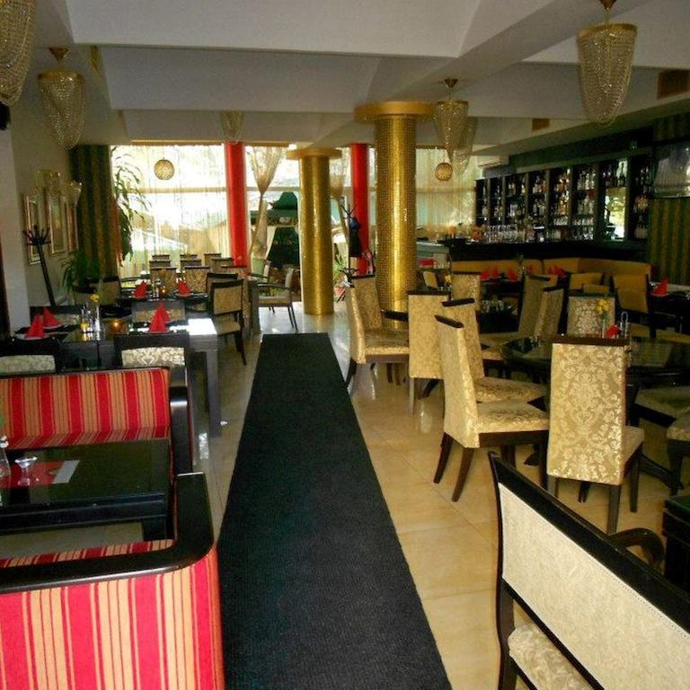 Gala-Garden Hotel บิโตลา ภายนอก รูปภาพ
