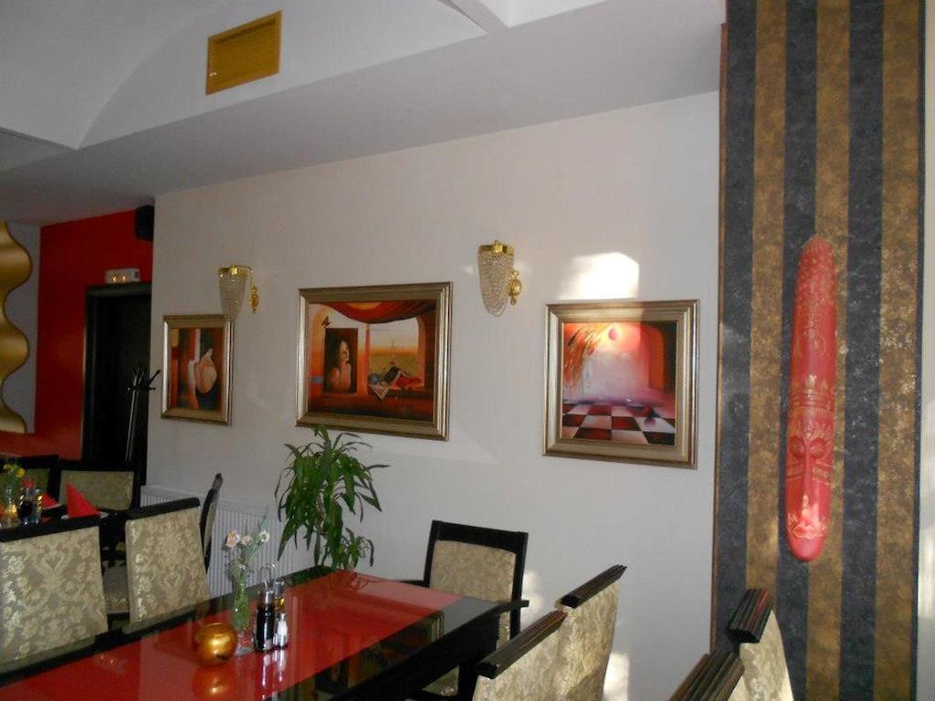 Gala-Garden Hotel บิโตลา ภายนอก รูปภาพ